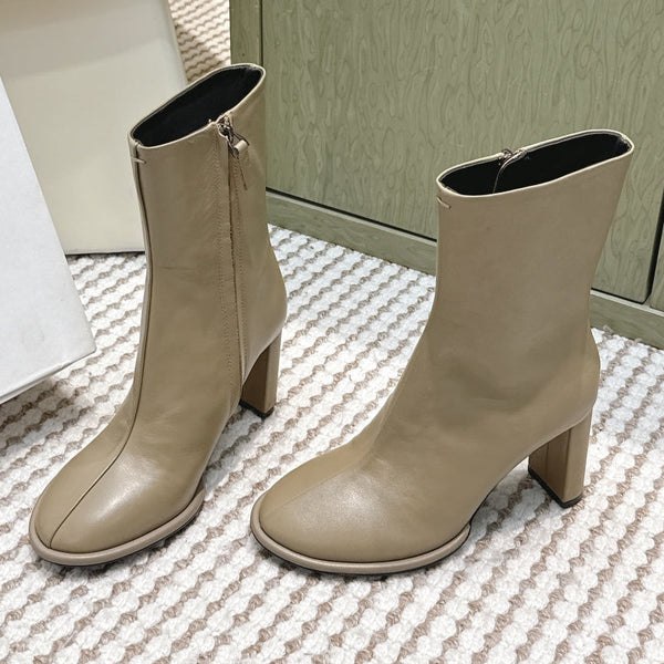 The Row 2025 Bottines à talon épais et bout rond en cuir taupe 572088