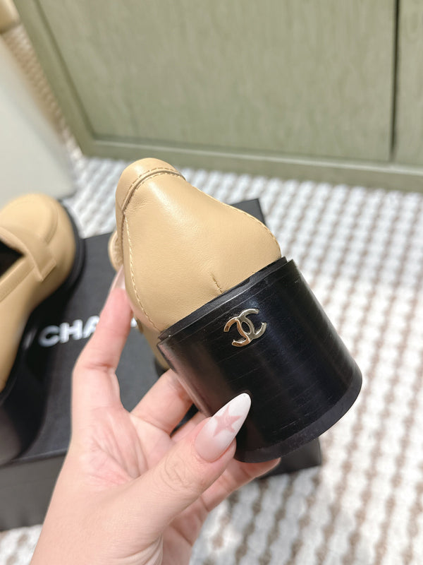 CC 26SS Mocassins 6cm Cuir de vachette Beige 653496