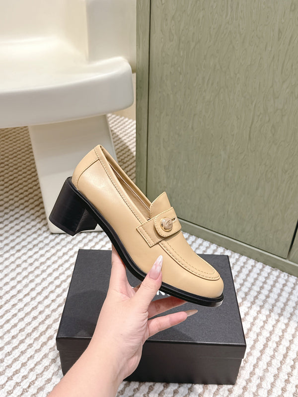 CC 26SS Mocassins 6cm Cuir de vachette Beige 653496