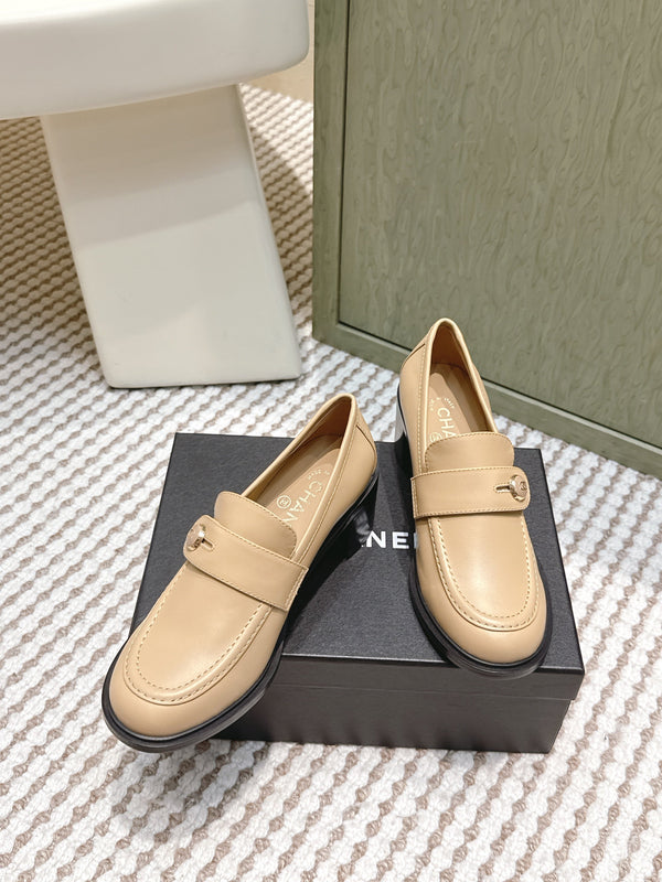 CC 26SS Mocassins 6cm Cuir de vachette Beige 653496