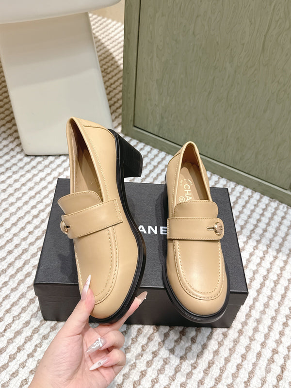 CC 26SS Mocassins 6cm Cuir de vachette Beige 653496