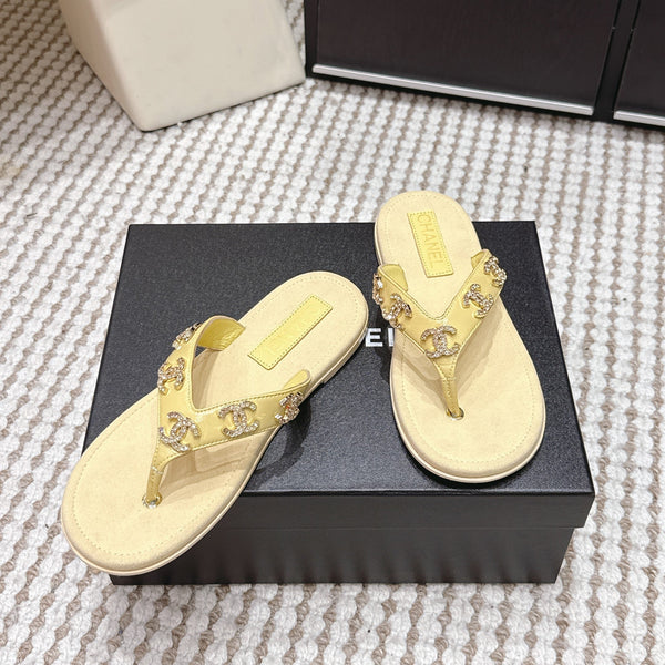 CC 26s Claquettes Mouton Jaune Clair 632360
