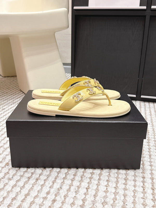 CC 26s Claquettes Mouton Jaune Clair 632360