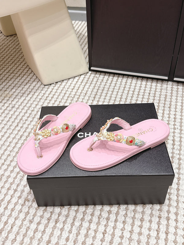 CC 26s Flip-Flops Witch Charm Pink Tweed Sheepskin 632367