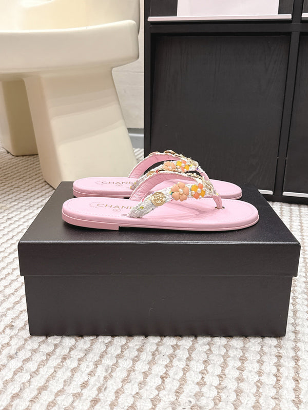 CC 26s Flip-Flops Witch Charm Pink Tweed Sheepskin 632367