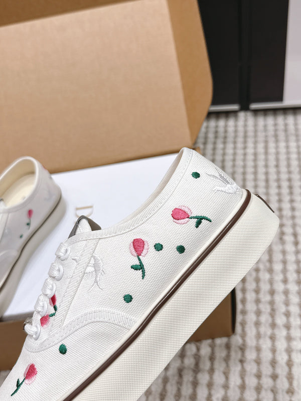 CD Saltwind Sneakers White Dove & Rose Embroidery Canvas 632440