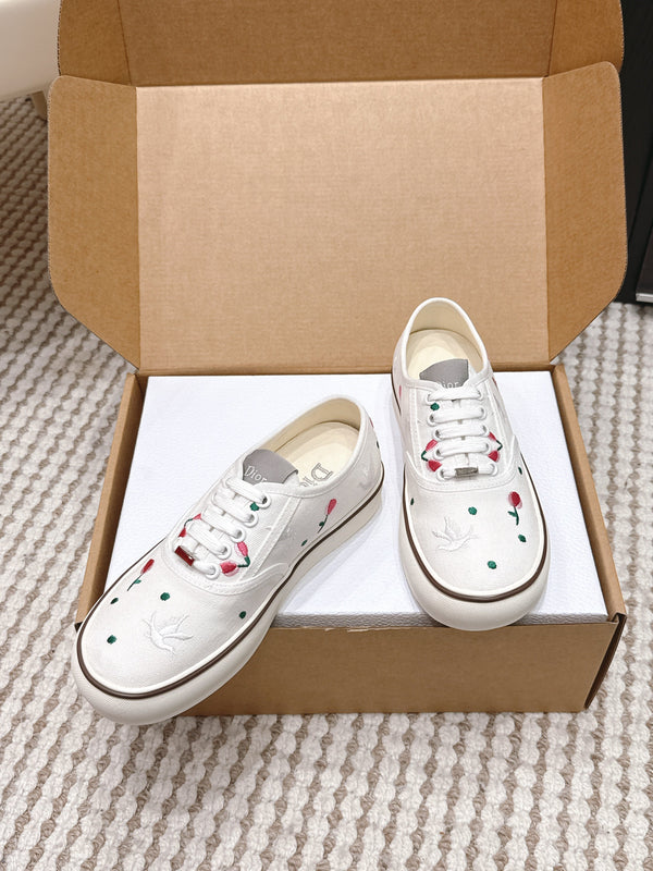 CD Saltwind Sneakers White Dove & Rose Embroidery Canvas 632440