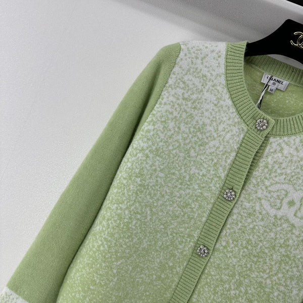 Chanel 2025 Cardigan en Maille Laine Verte 329296