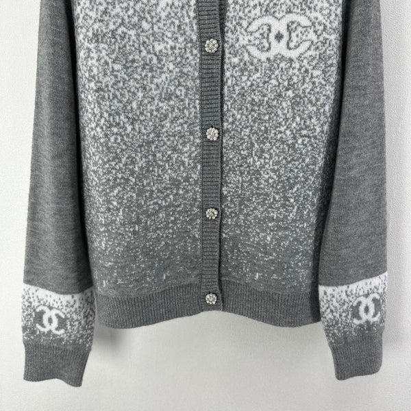 Chanel 2025 Cardigan en maille Gris Laine 329294