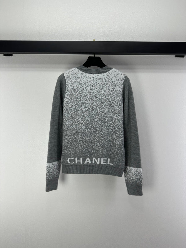 Chanel 2025 Cardigan en maille Gris Laine 329294