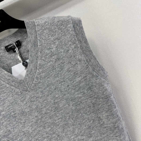 CC V-neck Vest Grey Wool 346001