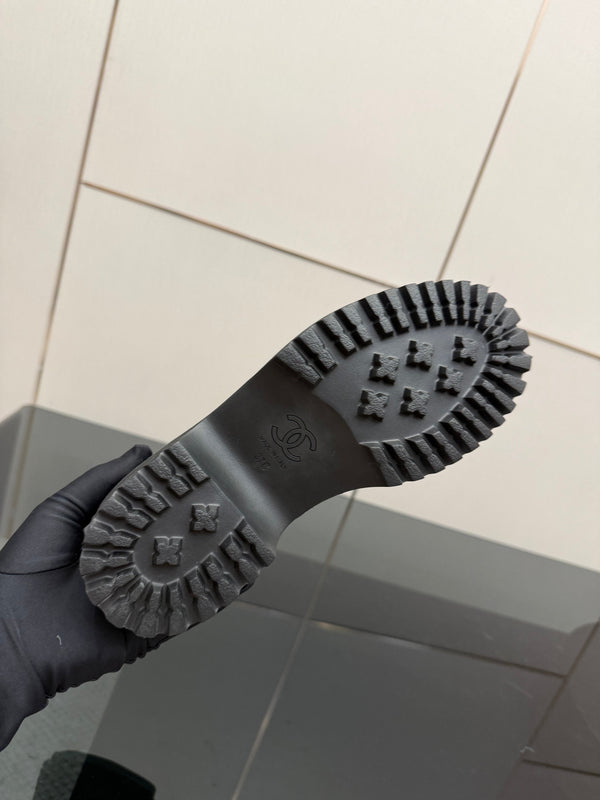 CC platform snow boots black sheepskin and wool 532189