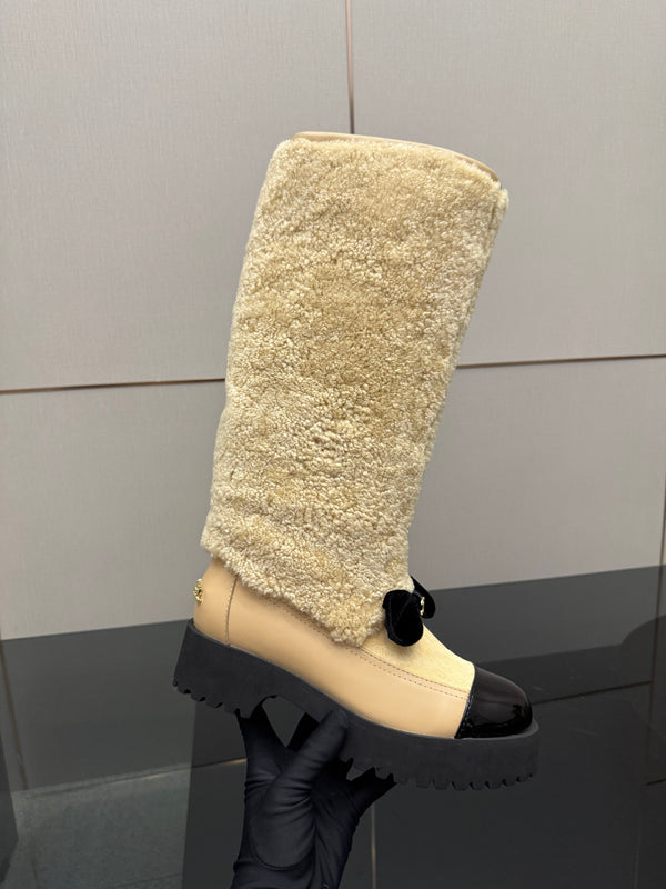 CC knee-high boots beige sheepskin and wool 532191