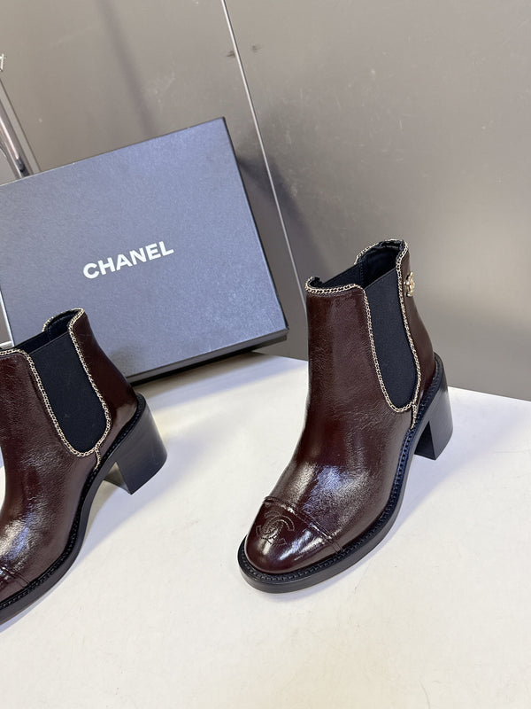 CC 26s Chain-Embellished Ankle Boots Brown Glossy Lambskin 948055