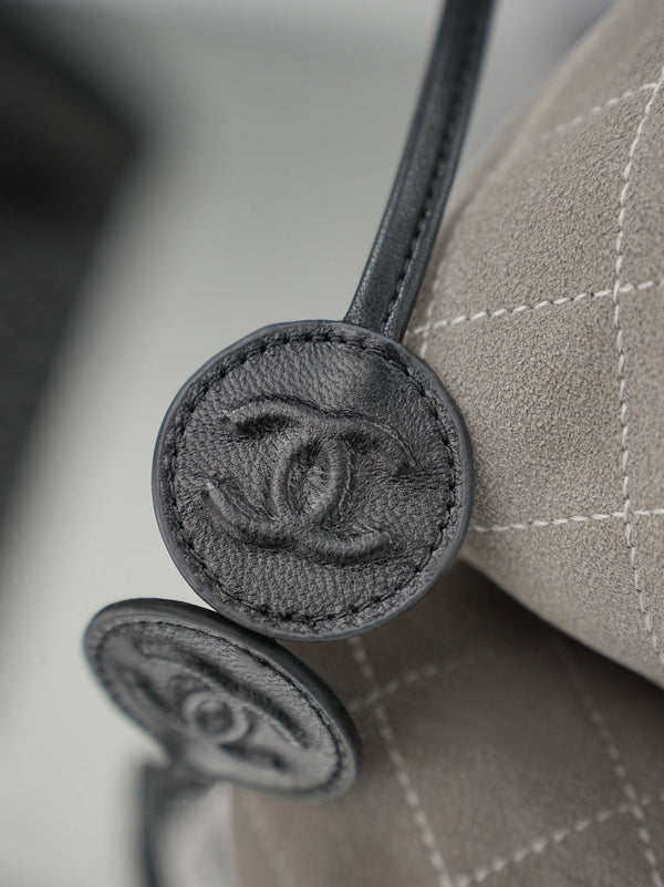 Chanel 2026 Lucky Bag 22cm Suède taupe
