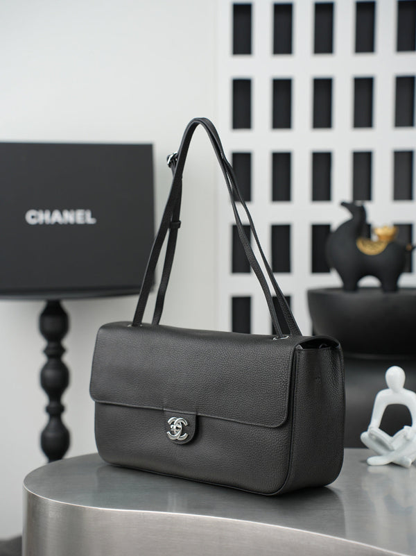 CC 26s Maxi Flap Bag 32cm Black Calfskin SHW