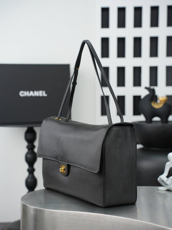 CC 26s Maxi Flap Bag 39cm Black Calfskin GHW