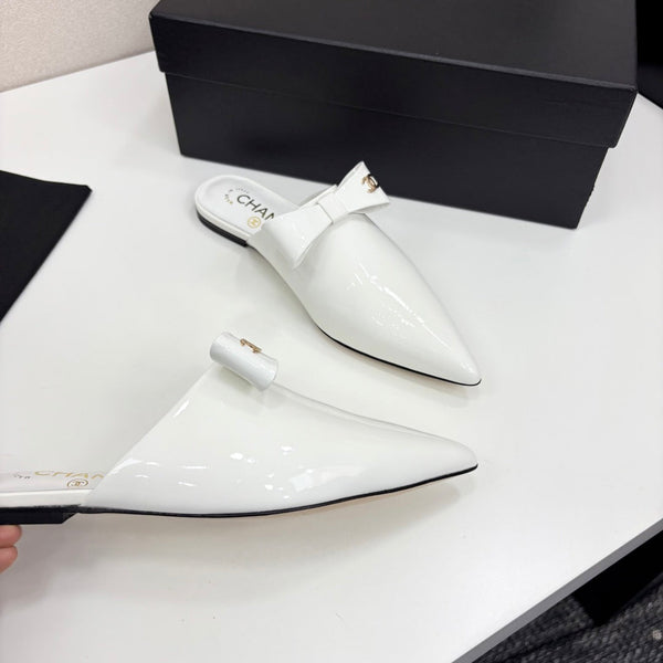 CC 25 Point-Toe Flat Mule White Patent Calfskin 352473