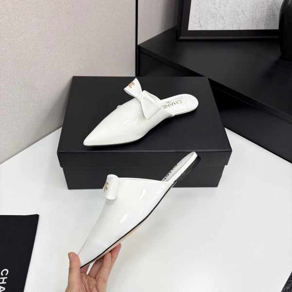 CC 25 Point-Toe Flat Mule White Patent Calfskin 352473
