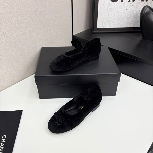 CC 25 Mary Janes In Black Velvet And Sheepskin 352463