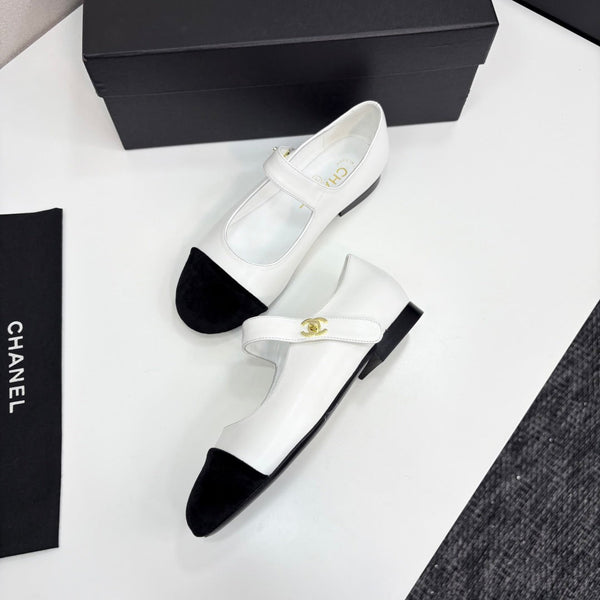 CC 25 Mary Janes In White Sheepskin And Black Grosgrain 352466