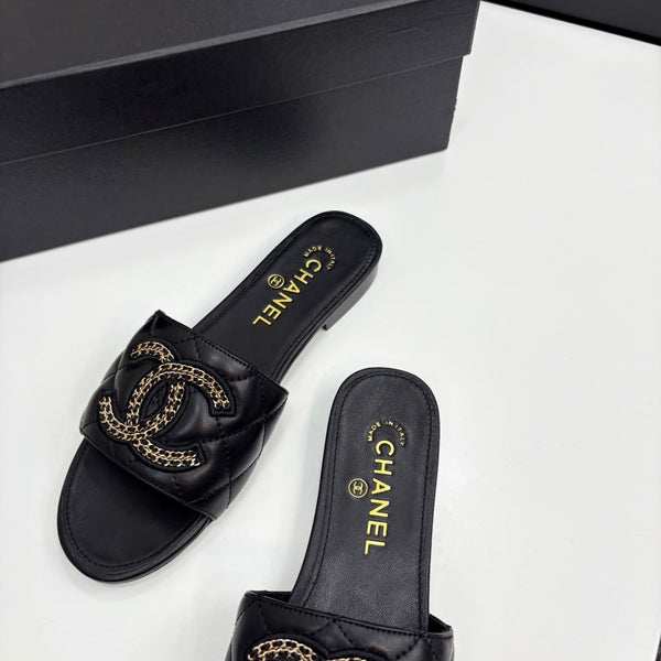 CC 25 Doubble Chain Embroidered Slippers Black Quilted Sheepskin 352490