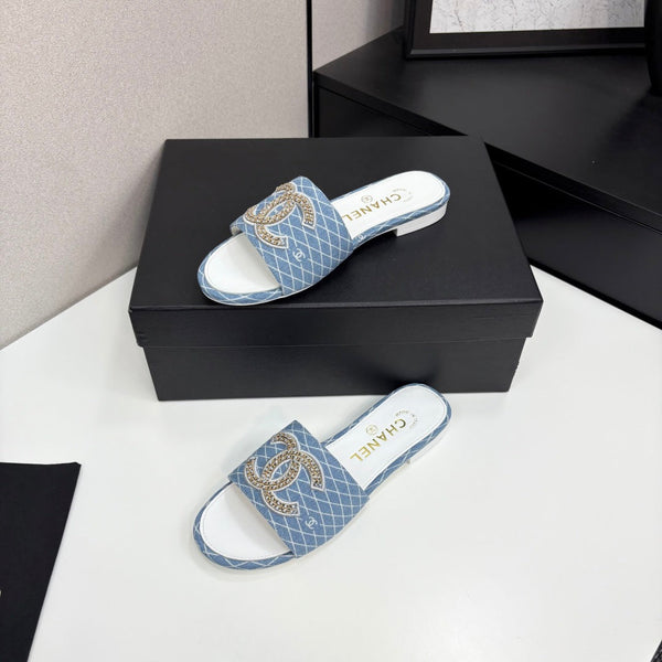 CC 25 Doubble Chain Embroidered Slippers Light Blue Fabric 352497