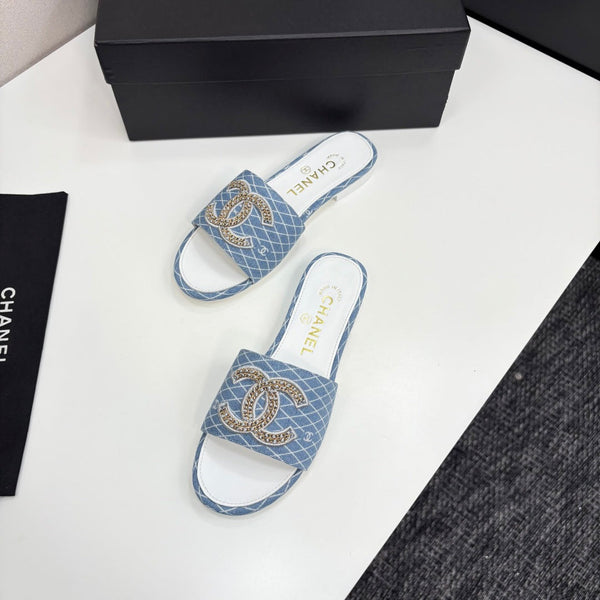 CC 25 Doubble Chain Embroidered Slippers Light Blue Fabric 352497