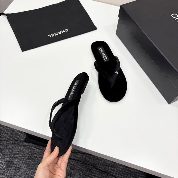 CC Crystal Logo Thong Sandal Black Velvet 352478