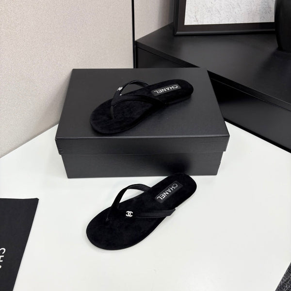 CC Crystal Logo Thong Sandal Black Velvet 352478