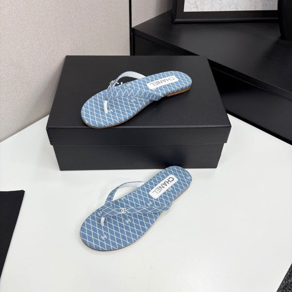 CC Crystal Logo Thong Sandal Light Blue Fabric And Sheepskin352484