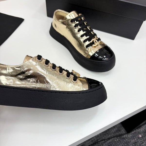 CC25 Lace-up Sneakers Gold Metallic Cowhide And Black Patent Leather 352500