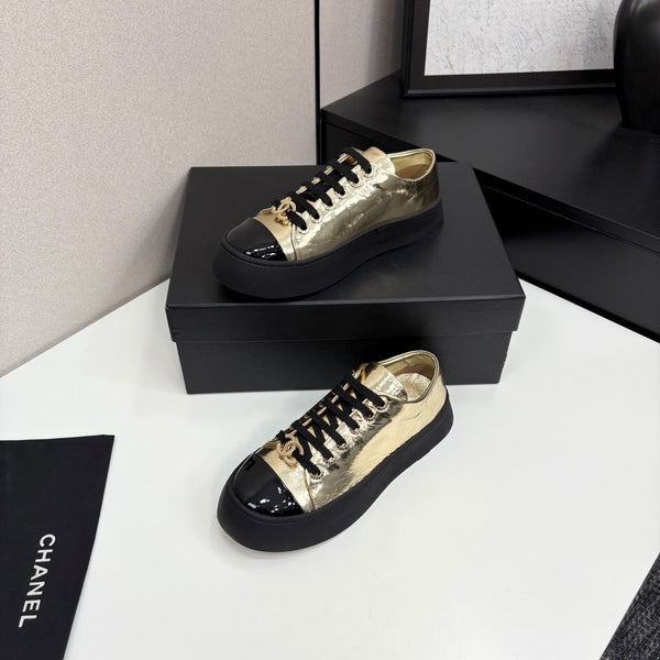 CC25 Lace-up Sneakers Gold Metallic Cowhide And Black Patent Leather 352500
