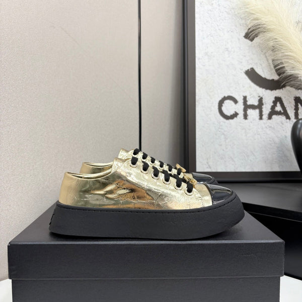 CC25 Lace-up Sneakers Gold Metallic Cowhide And Black Patent Leather 352500