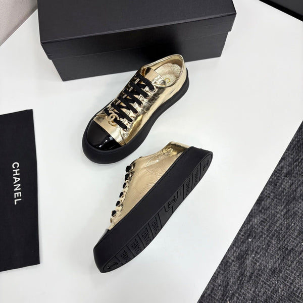CC25 Lace-up Sneakers Gold Metallic Cowhide And Black Patent Leather 352500