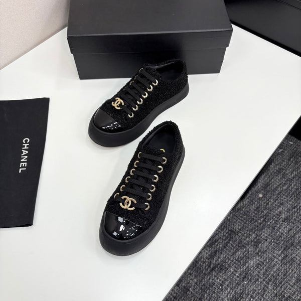 CC25 Lace-up Sneakers Black Fabric And Patent Leather 352501