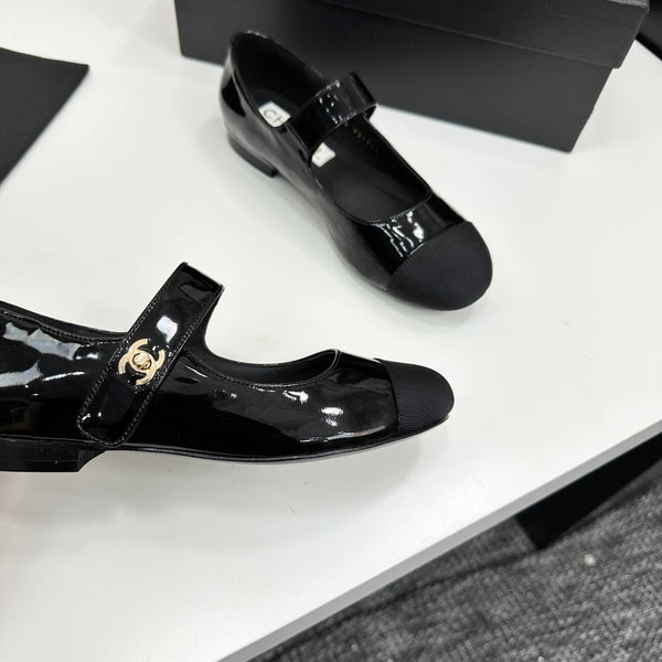 CC25 Mary Janes Black Patent Cowhide And Grosgrain 352505