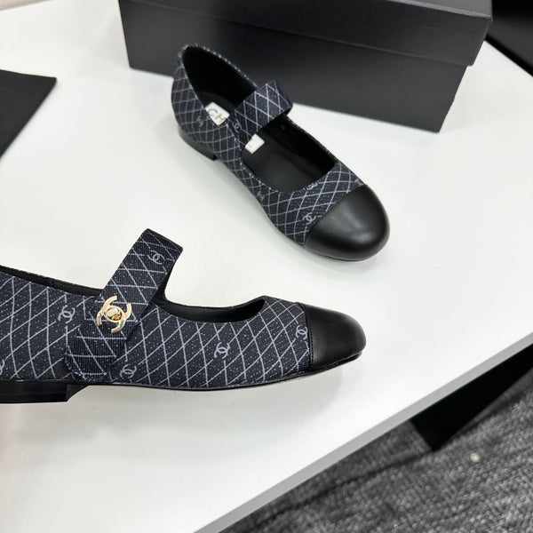 CC25 Mary Janes Tessuto Nero e Pelle di Vacchetta 352510