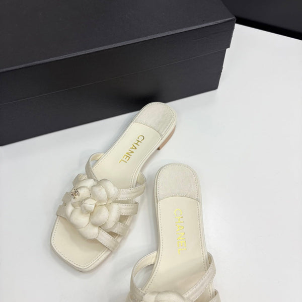 CC 25 Camellia Open Flat Mule Ivory Sheepskin And Fabric 368849