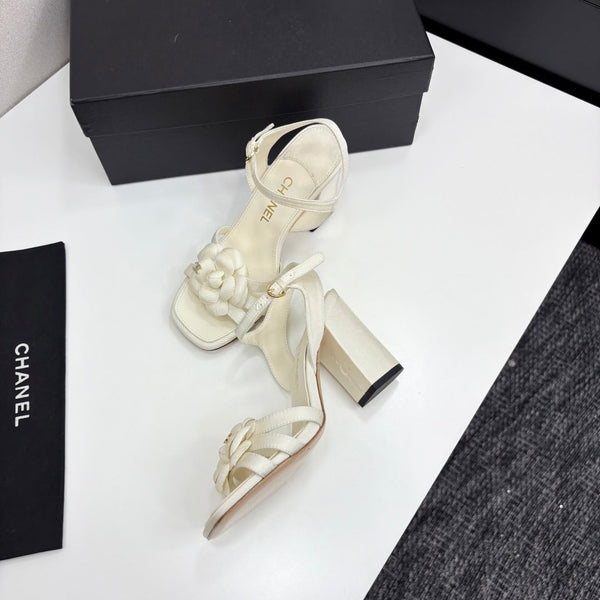 CC 25 Camellia Open Heel Sandals 90mm Ivory Sheepskin And Fabric 368816