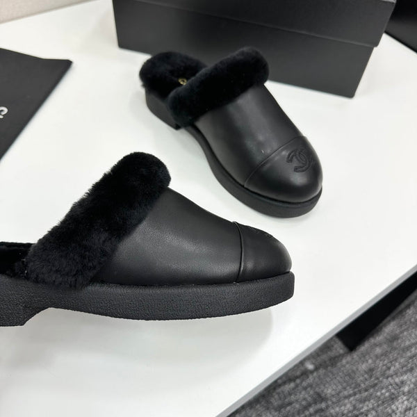 CC furry mule black cowhide and wool 532573