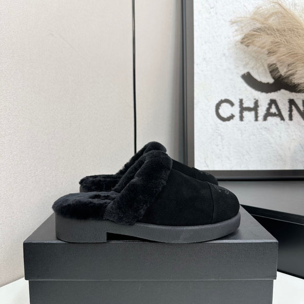 CC furry mule black suede and wool 532575