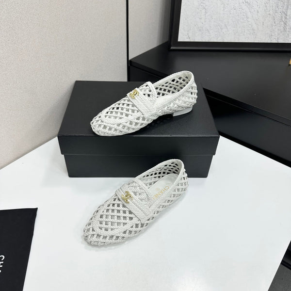CC Pre 2026 Moccasin White Woven Sheepskin 817677