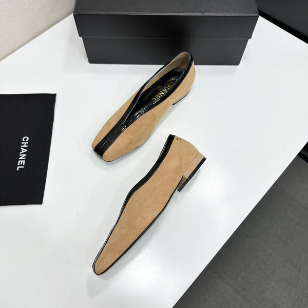 CC 26s Ballet Flats Beige Suede 743134