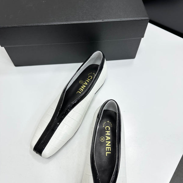 CC 26s Ballet Flats White Glossy Crocodile Embossed Calfskin 743138