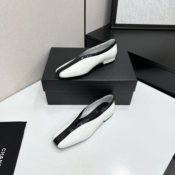 CC 26s Ballet Flats White Glossy Crocodile Embossed Calfskin 743138