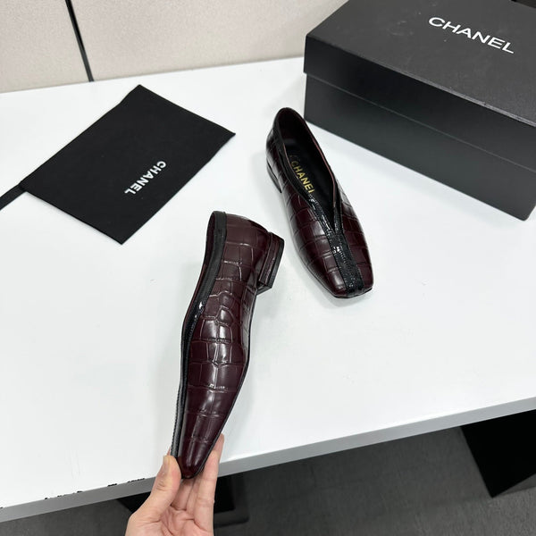 CC 26s Ballet Flats Coffee Glossy Crocodile Embossed Calfskin 743141