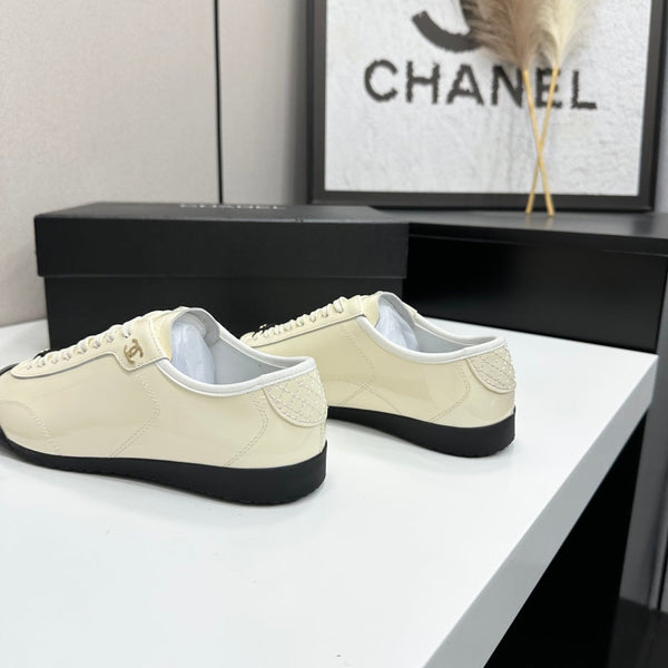 CC 2026 Sneakers Calfskin 926249