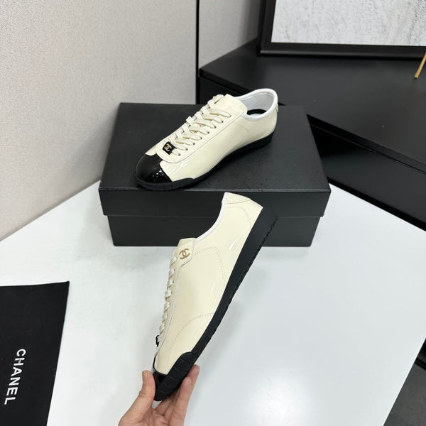 CC 2026 Sneakers Calfskin 926249
