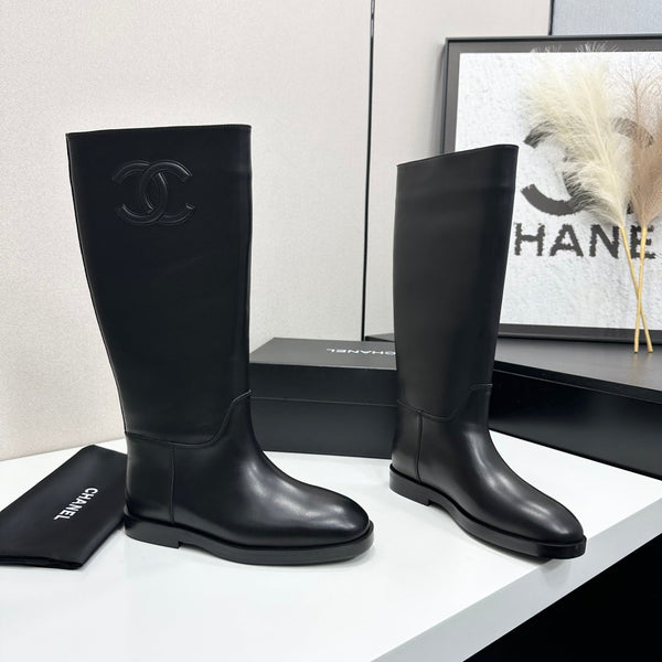 CC 26S Embossed Logo Jumping Boots 3cm Black Leather 109267